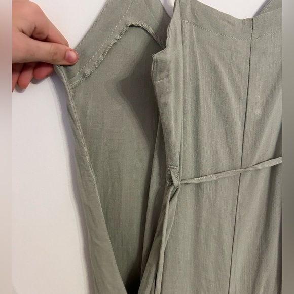 Chelsea and violet green button up romper - Picture 5 of 5